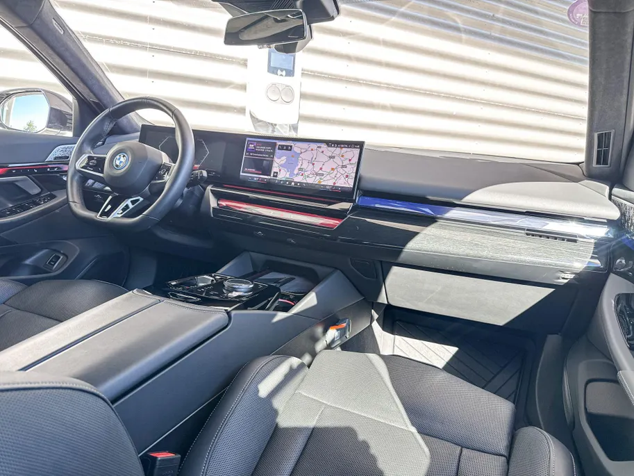 BMW 5 Serie Touring 550e xDrive