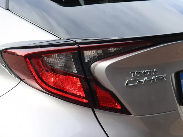 Toyota C-HR 2.0 Hybrid First Edition Trekhaak | Blindspot | Stuur en stoelverwarming