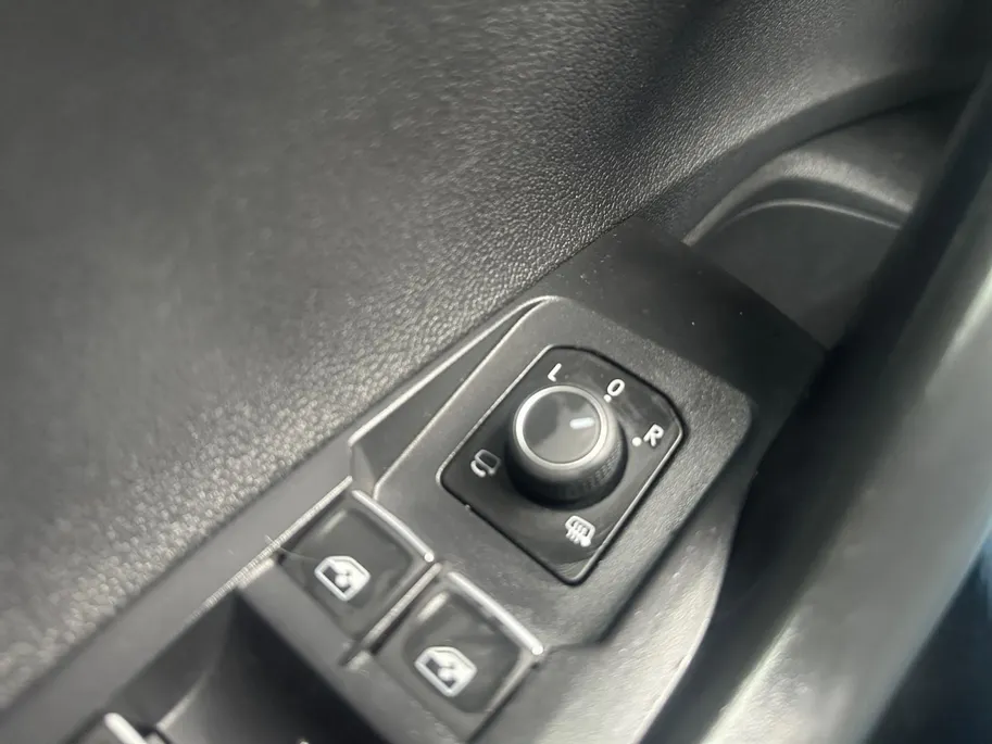 Volkswagen Taigo 1.0 TSI R-Line Edition | AUTOMAAT | CAMERA | APPLE CAR PLAY ANDROID AUTO | Cruise | DAB |