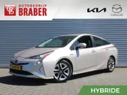 Toyota Prius 1.8 Executive | Trekhaak | Stoelverwarming | Camera | Leer | Dodehoek detectie | JBL audio | HUD | 17” LM | Navi | LED | Cruise adapt. | Incl. winterset |