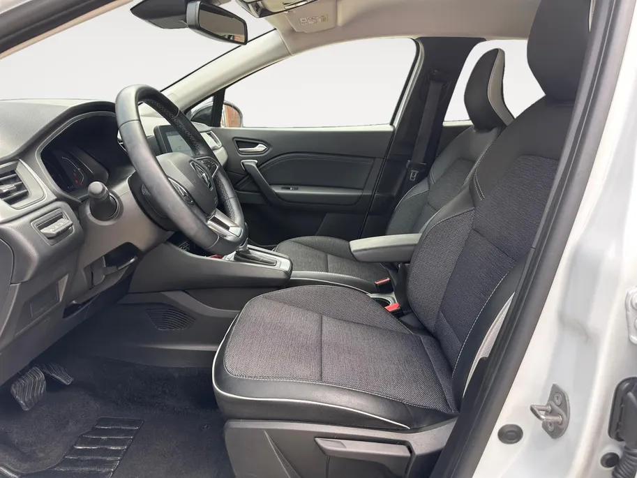 Renault Captur 1.6 E-Tech Hybrid 145 Intens | Automaat | Apple Carplay & Android Auto | Camera | Parkeersensoren | LMV | Cruise & Climate Control | 12 Maanden BOVAG Garantie