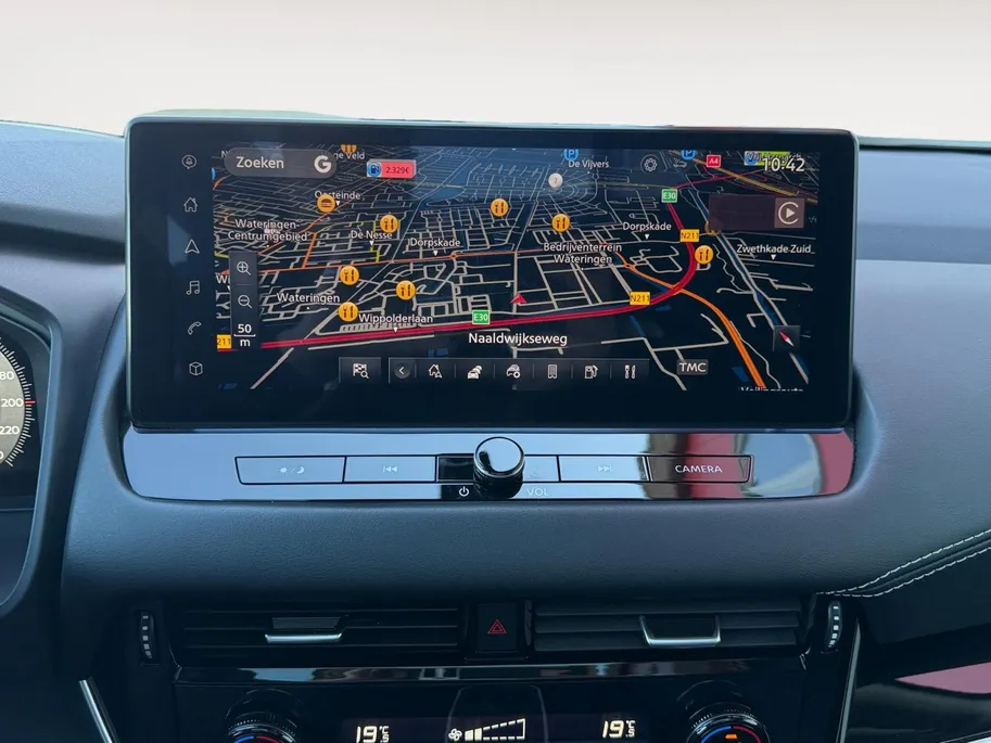 Nissan QASHQAI 1.3 MHEV Xtronic N-Connecta 158PK AUTOMAAT | Apple Carplay & Android Auto| Climate Controle | 4 seizoen banden | Metallic lak | Lichtmetalen velgen | Navigatie | Panoramadak | Dakrails | Dealer onderhouden | 1ste eigenaar