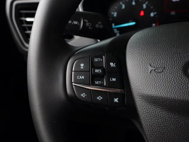 Ford Focus Wagon 1.0 EcoBoost Hybrid Titanium