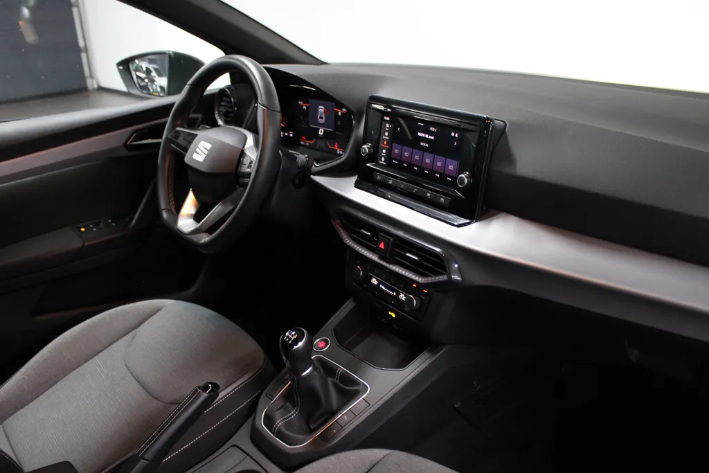 SEAT Ibiza 1.0 EcoTSI Xcellence 115pk 5 jaar garantie / Keyless / Full led / 16'' LMV / Camera /
