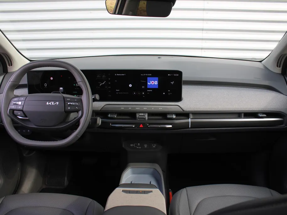 Kia EV3 Plus Advanced 81.4 kWh | Stuur/stoelverwarming | Schuifdak | Camera | Elek. stoelverstelling | 19' LM | Dodehoek detectie | Clima | LED |