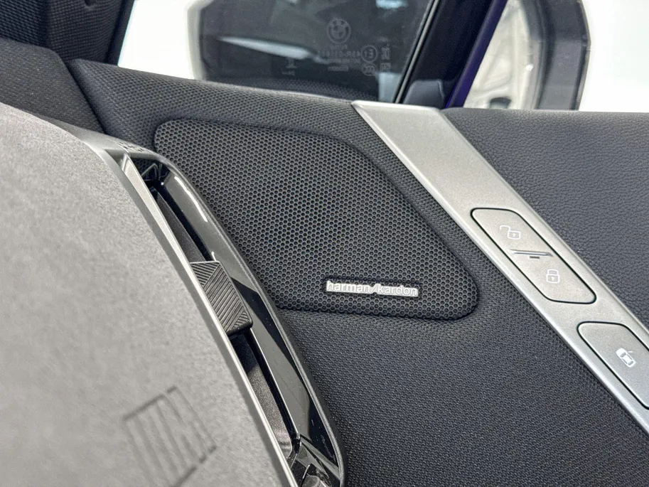 BMW iX xDrive M70