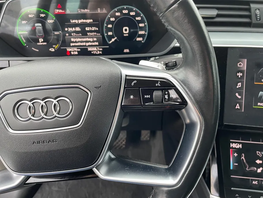 Audi e-tron e-tron 50 quattro Launch edition 71 kWh | SOH 86% | Trekhaak | Elek. stoelverstelling | Navi | Camera