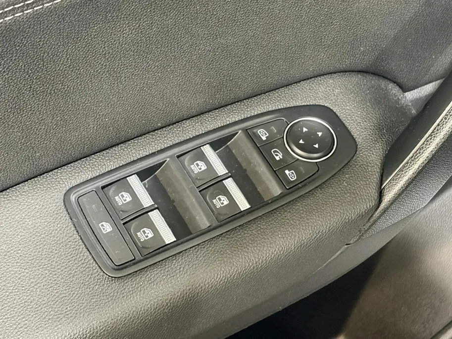Renault Captur 90PK TCe Techno | 1e eigenaar | Schuif-Kantel Dak | Camera | Navigatie | Apple Carplay/Android Auto | Parkeersensoren | Trekhaak | Climate Control | Lichtmetalen Velgen | Full LED |