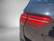 Volkswagen Tiguan 1.4TSIeHybrid/150PK R-Line Business+ · Panoramadak · Leder · Trekhaak · Camera · Apple/Android Car Play
