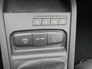 Kia Stonic 1.0 T-GDi MHEV DynamicLine | Navigatie | Cruise control | Stoel+ Stuur verwarming | Demo