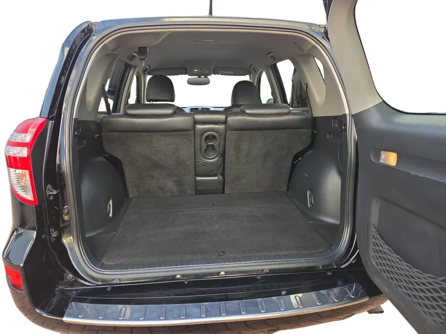 Toyota RAV4 2.0 VVTi Executive Business | Automaat | Cruise Control | Camera | navigatie | Stoelverwarming | 100% Onderhouden | 12 Maanden BOVAG Garantie | NAP