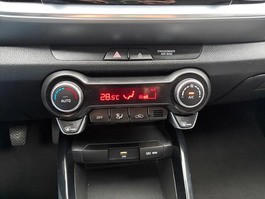 Kia Stonic 1.0 T-GDi MHEV DynamicLine | Achteruitrijcamera | Parkeersensoren achter | Apple/Android Carplay | Climate control | Cruise control | LMV