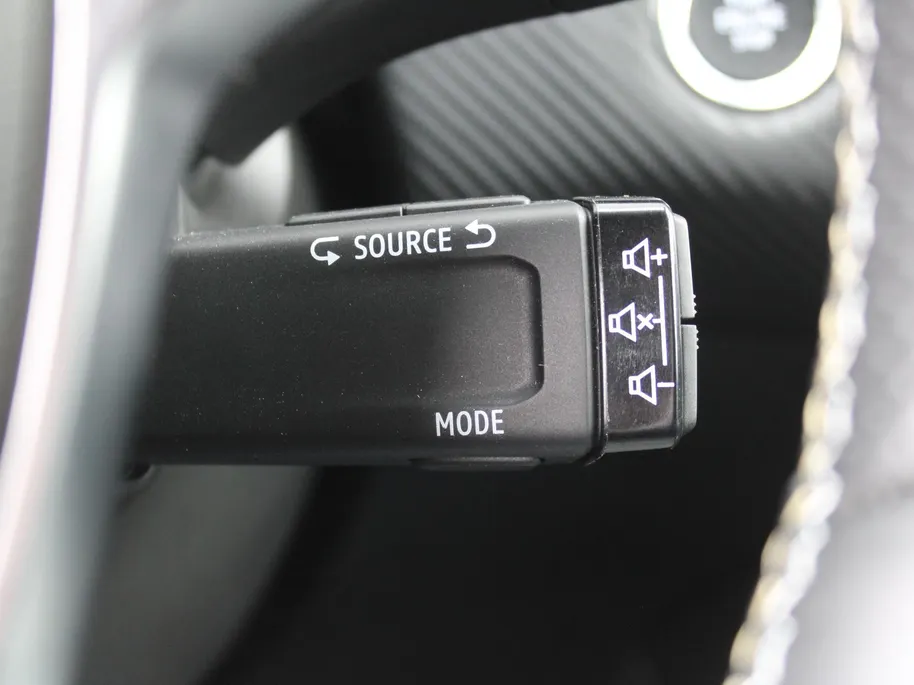 Renault Captur 1.6 E-Tech Full Hybrid 145 E-Tech Engineered | Automaat | Camera | Clima | Carplay | Cruise | LED | Navi | Keyless | 18' LM |