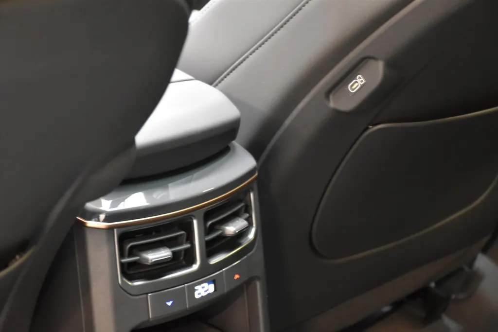 Kia EV5 81,4 kWh 217pk 2WD Plus Advanced NIEUW TE BESTELLEN