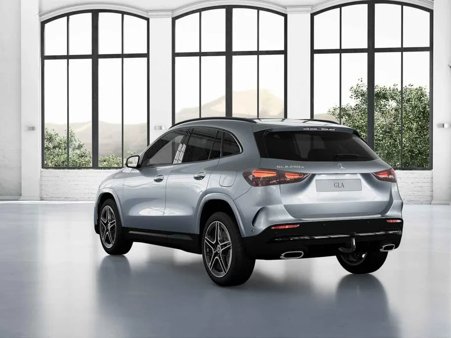 Mercedes-Benz GLA 250 e 140 Years Edition
