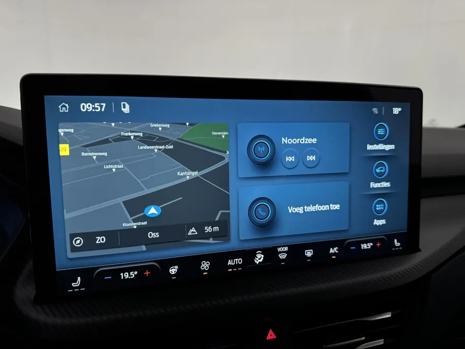 Ford Kuga 2.5 PHEV ST-Line X | DIT IS EEN VOORRAADAUTO! | Panoramadak | Elek. Trekhaak | 19' Wielen | Matrix LED Koplampen |