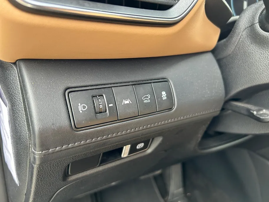 Hyundai Santa Fe 1.6 T-GDI HEV Premium Plus Sky 7p. | Zeer netjes | Vol opties! | Trekhaak | Incl. 12 maanden garantie, APK, Onderhoudsbeurt etc. Premiumpakket gratis! |