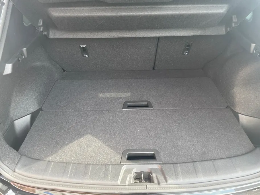 Nissan QASHQAI 1.6 Tekna 1ste eigenaar| Navigatie| Panoramadak| Stoelverwarming| Voorruitverwarming|360 graden camera| Dealeronderhouden| All seasonbanden|