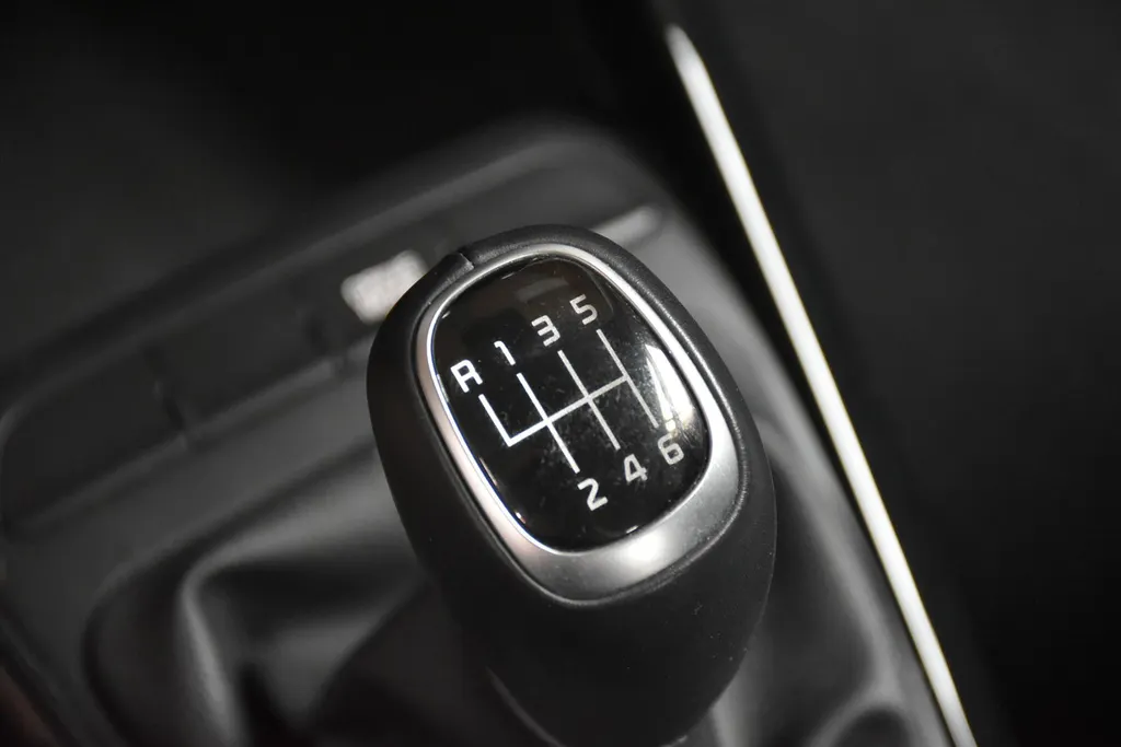 Kia Stonic 1.0 T-GDi MHEV 100pk DynamicLine Navi climate