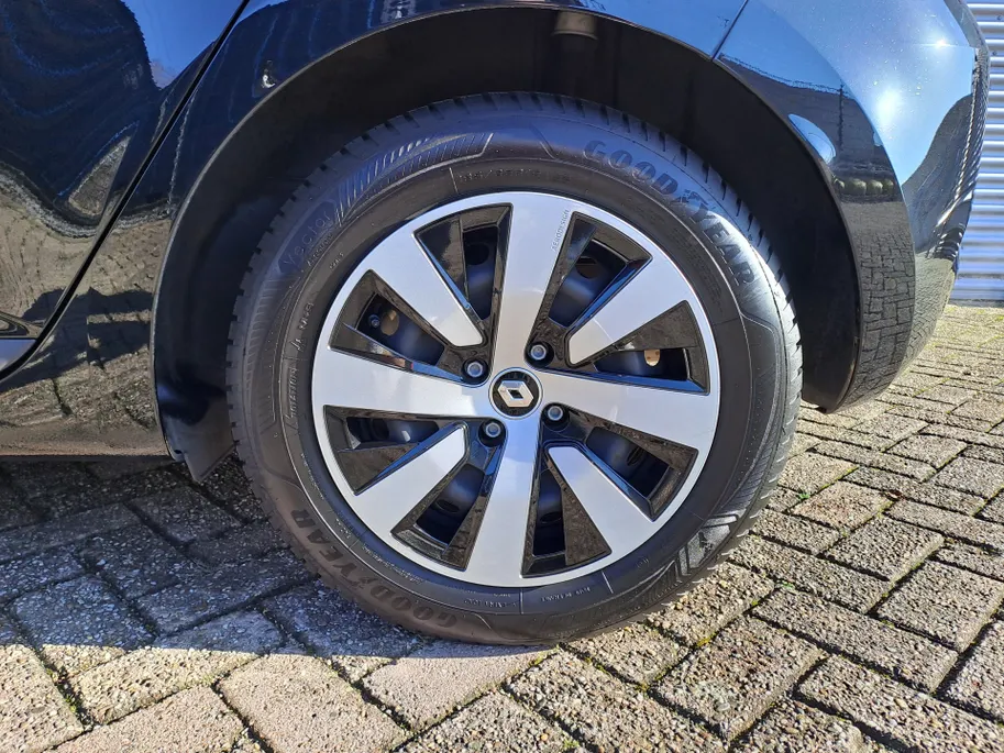 Renault Clio 1.0 TCe 90 Equilibre | Navigatie | Cruise | Rijstrooksensor met correctie | Airco | DAB | Apple Carplay/Android Auto