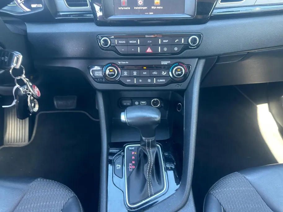 Kia Niro 1.6 GDi Hybrid DynamicLine | Trekhaak | Carplay | Automaat | Camera |
