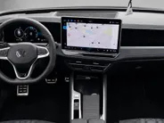 Volkswagen Passat Variant 1.5eHybrid 200kW/272PK R-Line · Panoramadak · Trekhaak · 360°Camera + Parkeersensoren · Garantie t/m 11-11-2030 of 100000km.