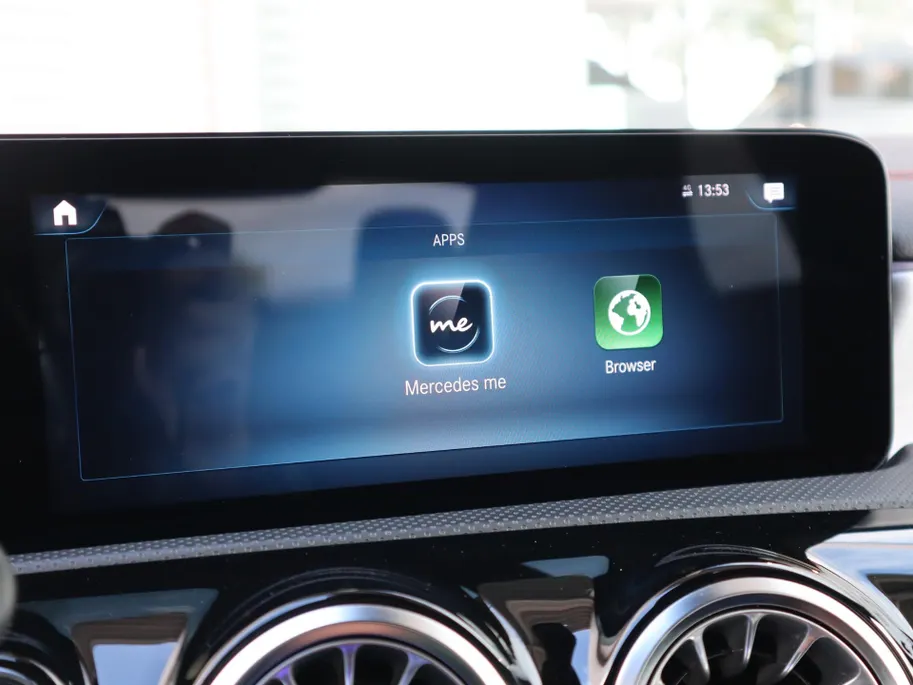 Mercedes-Benz CLA 200 Business Solution AMG l Panoramadak l Stoelverwarming l Ambiente lichtpakket