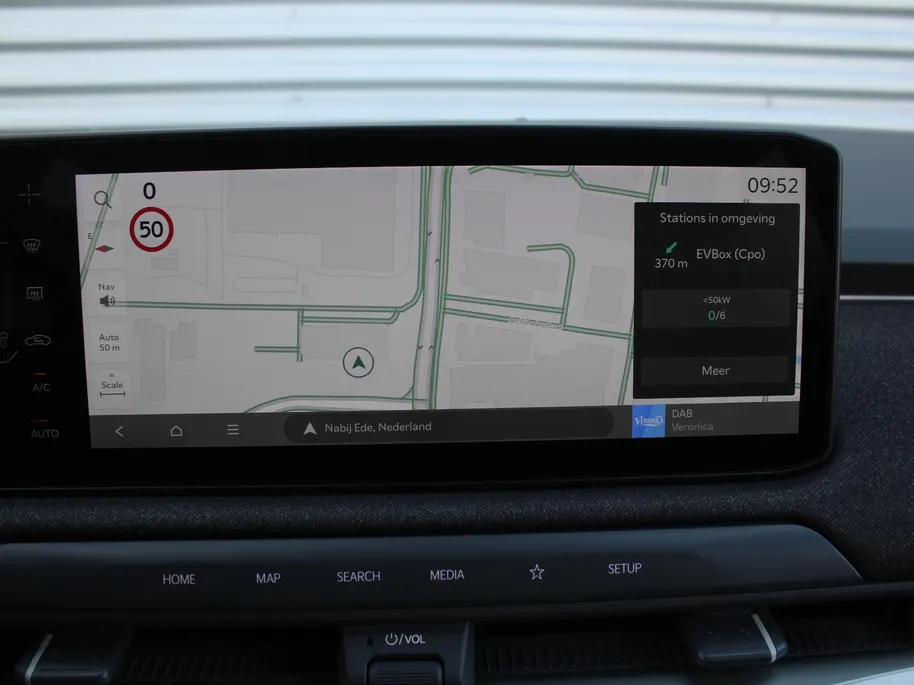 Kia EV3 GT-Line 81.4 kWh | Stuur-/stoelverwarming | Schuifdak | Camera | Dodehoek detectie | Elek. stoelverstelling | 19' LM | LED | Telefoonlader |