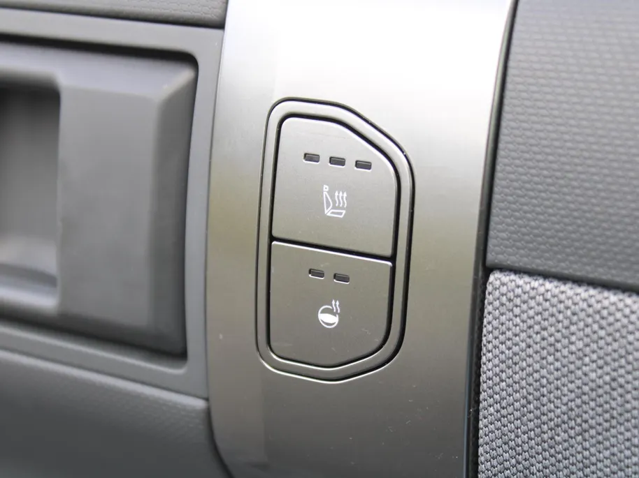 Kia EV3 Plus Advanced 81.4 kWh | Stuur/stoelverwarming | Schuifdak | Camera | Elek. stoelverstelling | 19' LM | Dodehoek detectie | Clima | LED |