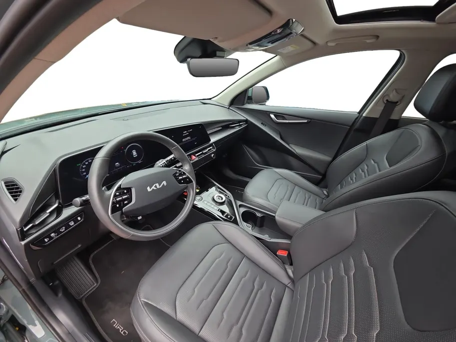 Kia Niro 1.6 GDi Hybrid DynamicPlusLine | Dealer onderhouden | Open dak | Lederen bekleding | Trekhaak | Stoelverwarming | Apple CarPlay & Android Auto | Dodehoek Detectie | Fabrieksgarantie t/m 6-2031 |