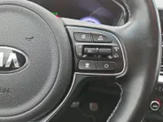 Kia Niro 1.6i Hybrid DynamicPlusLine Dealer onderhouden | Trekhaak | Stoel/stuurverwarming | Dodehoek detectie | Leder | Camera | Carplay & Android | Cruise Control Adaptief | Fabrieksgarantie t/m 23-9-2027 | NAP