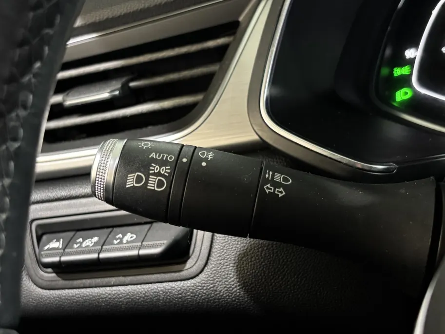 Renault Captur 160PK E-Tech Plug-in Hybrid Edition One Automaat | 360 Camera | 9,3' Navi  | Cruise Control | Climate Control | Apple CarPlay/Android Auto | Lichtmetalen Velgen | Full LED | Licht & Regen Sensor |