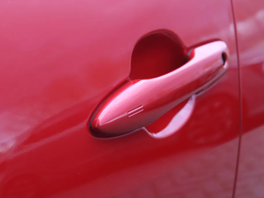Mazda 2 Hybrid 1.5 Agile | Comfort pakket | 15' LM | Stuur/-stoelverwarming | Carplay | Cruise adapt. |
