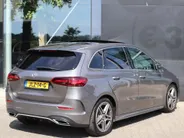 Mercedes-Benz B-Klasse 180 AMG Line l Keyless l Achteruitrij camera l Stoelverwarming l Memory