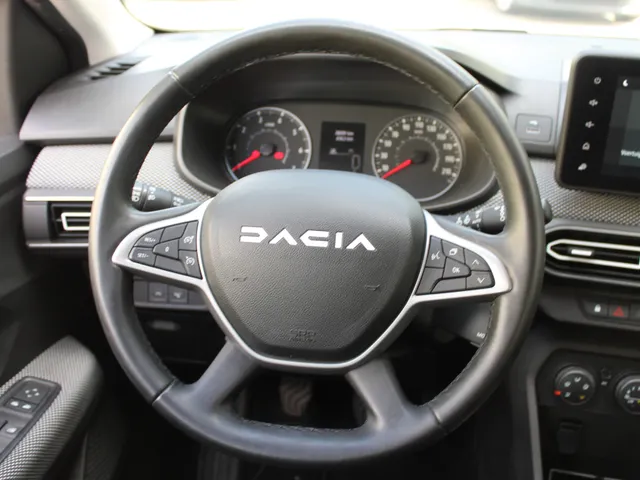 Dacia Sandero 1.0 TCe 100 PK ECO-G Expression | Trekhaak | Parkeersensoren achter | Apple car Play | Lage km stand |