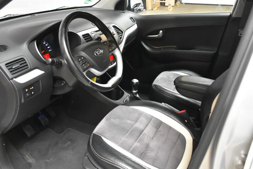 Kia Picanto 1.0 5drs ColorLine