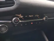 Mazda 3 Hatchback Luxury edition / All-seasons / Navi / Cruise / Climate