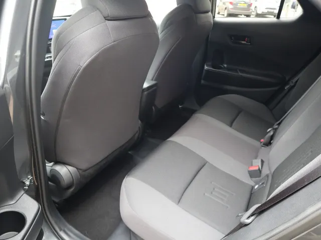Toyota C-HR 2.0 PHEV 220 First Edition | Trekhaak | Stuur en stoelverwarming VERKOCHT