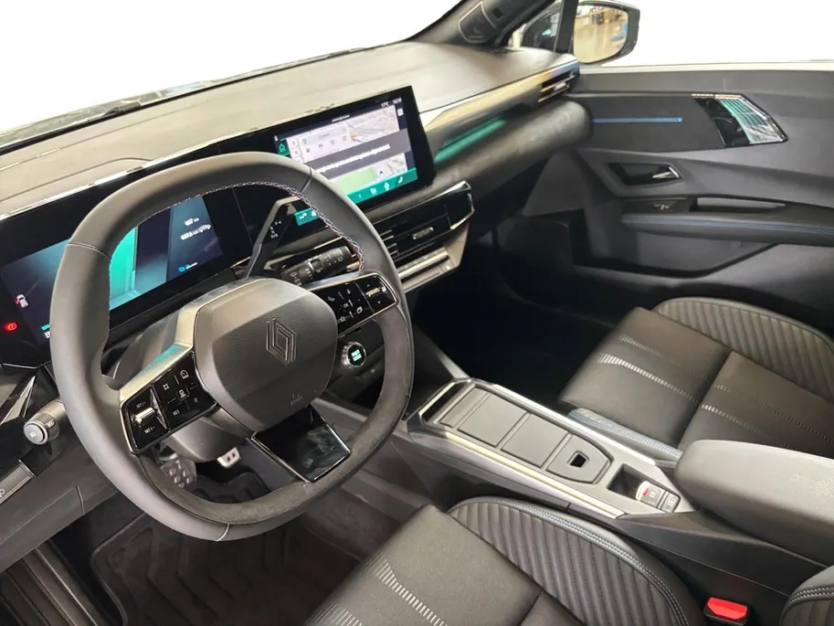 Renault Clio 1.8 Hybrid 160 esprit Alpine AUTOMAAT STOELVERWARMING STUURVERWARMING NAVI APPLE CARPLAY ANDROID AUTO LM VELGEN ALPINE ESPIRT UITVOERING !!!LET OP DEMO VRAAG NAAR ACTUELE KMSTAND!!!