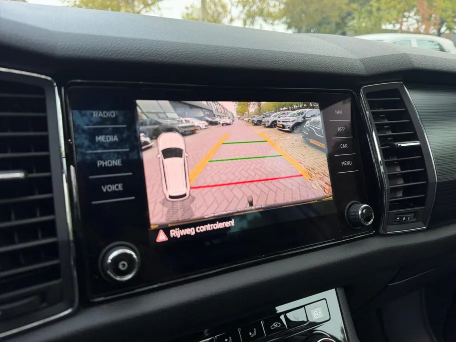 Škoda Kodiaq 1.5 TSI Business Edition DEALER ONDERHOUDEN | PANORAMADAK | TREKHAAK | ELEKTRISCHE ACHTERKLEP | AUTOMAAT | 12 MAANDEN BOVAG GARANTIE
