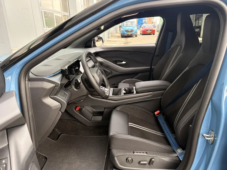 Ford Capri Collection Extended Range RWD 79 kWh UIT VOORRAAD I DRIVER ASSIST PACK I BODYKIT I WINTER PACK I 230V AANSLUITING I 21 ' LM VELGEN I APPLE CARPLAY / ANDROID AUTO I