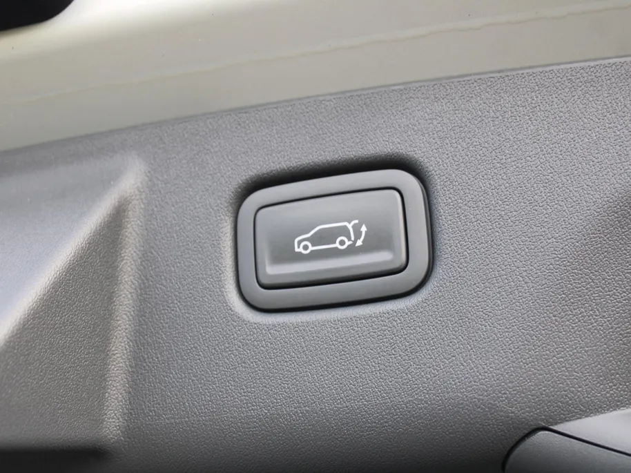 Kia EV3 Plus Advanced 81.4 kWh | Stuur/stoelverwarming | Schuifdak | Camera | Elek. stoelverstelling | 19' LM | Dodehoek detectie | Clima | LED |