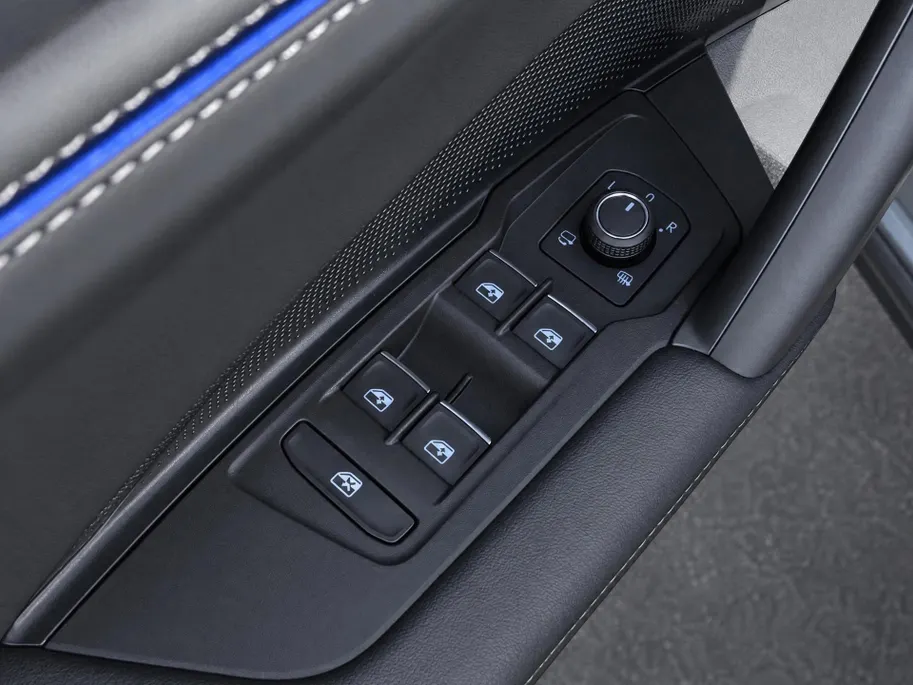 Volkswagen Tiguan 1.5eHybrid 200kW/272PK R-Line · Panoramadak · Trekhaak · 360°Camera + Parkeersensoren · Garantie t/m 20-07-2030 of 100000km.