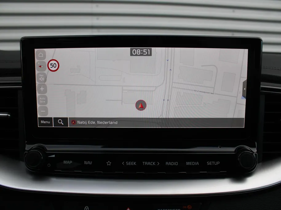 Kia Ceed Sportswagon 1.5 T-GDi DynamicPlusLine | Stoel- & stuurverwarming | Camera | Clima | Cruise adapt. | LED | Navi | Elek. achterklep | 16' LM |
