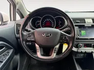 Kia Rio 1.2 CVVT ExecutiveLine Navigatie| Stoel verwarming| Camera| Lichtmetalen velgen| donker getint glas| Climate Control