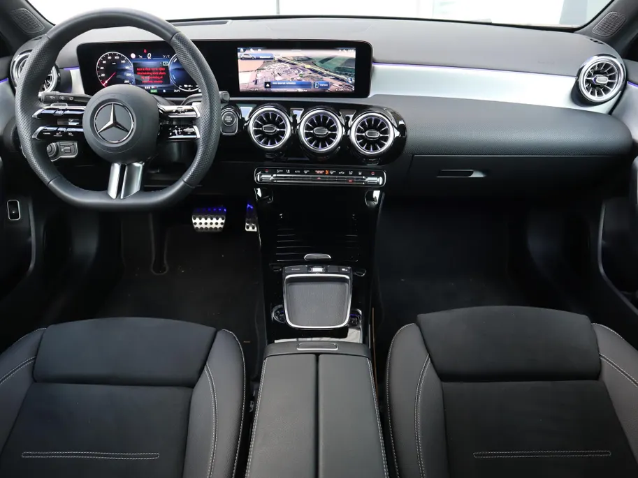 Mercedes-Benz A-Klasse 250 e Business Solution AMG