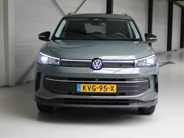 Volkswagen Tiguan 1.5 eHybrid Life Energy Edition Navigatie | 360 Camera | Head Up Display | Keyless | Led Plus Light | Trekhaak