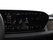 Audi Q6 e-tron S edition 83 kWh 252pk · SOH 98,1% · Panoramadak · 360 Camera · Inklap. Trekhaak · Luchtvering · Elek. Voorstoelen · Garantie t/m 19-06-2030 of 100.000km