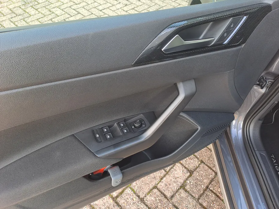 Volkswagen Taigo 1.0 TSI Life | Automaat | Apple Carplay/Android Auto | Navi  | Cruise control adaptief | Camera | Voorstoelen verwarmd