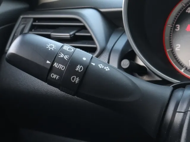 Suzuki Swift 1.2 Style Hybrid Automaat | Carplay | Keyless | AdaptiveCruise | AllSeasons